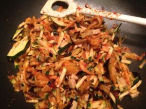 Melanzani, Zucchini, Paprika und Tofu aglio e olio
